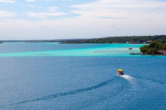laguna-bacalar-paseo-lancha