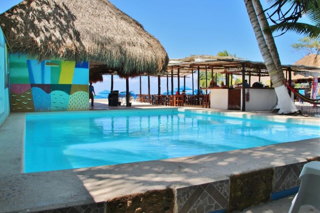 Albercas en club de playa