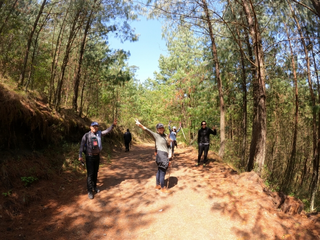 Caminando con senderistas