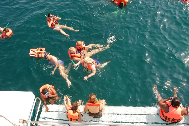 Practicando snorkeling