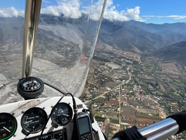 Sobrevolando la ciudad