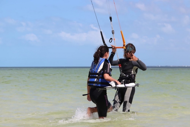 Curso de kitesurf en El Cuyo 4 sesiones 12hrs