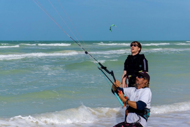 Lección de kitesurf