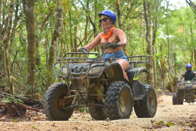 Conduciendo una quad