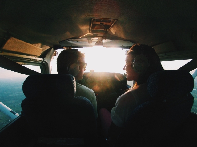 Pilotando en avioneta