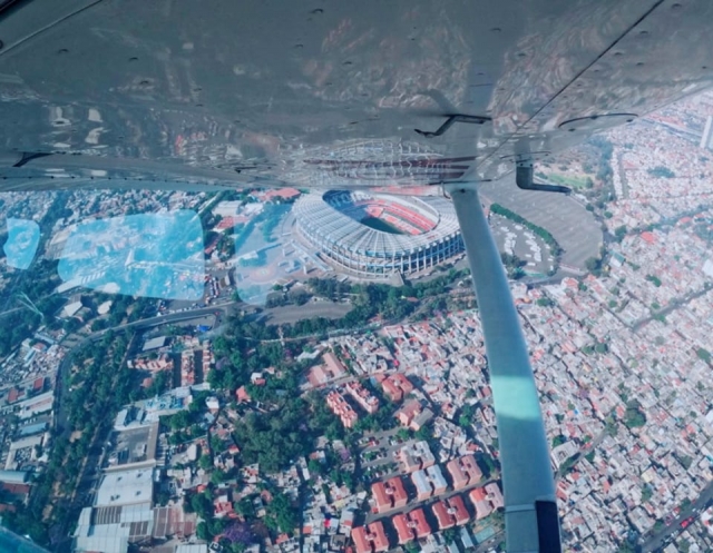 Volando sobre el estadio