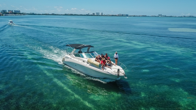 Alquila de yate para 8 PAX en Cancún, 4 horas