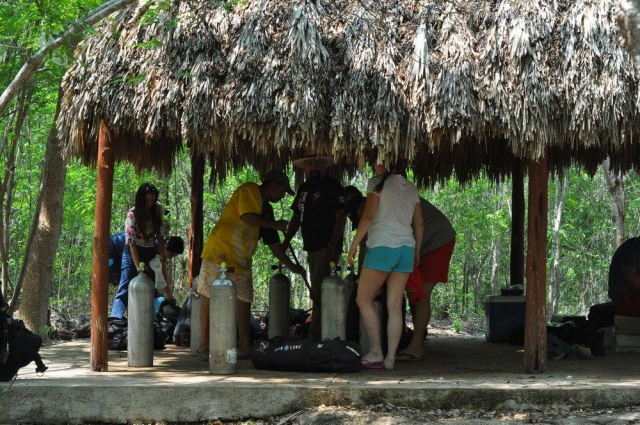 Preparando el equipo de buceo
