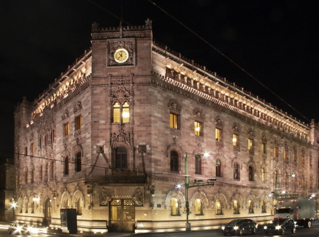 Centro de la ciudad en la noche
