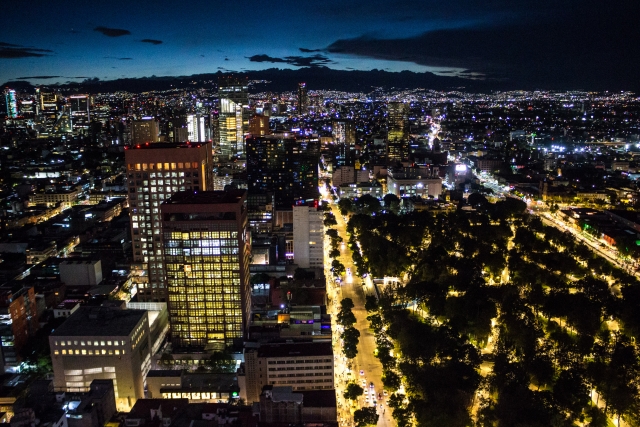 Visita guiada por la noche en autobús
