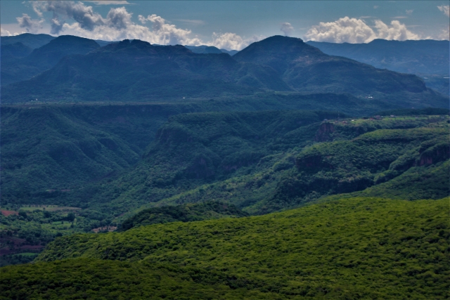 Vista panorámica a las montañas