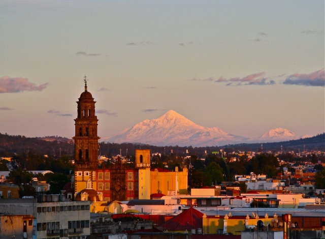 Ciudad y volcanes