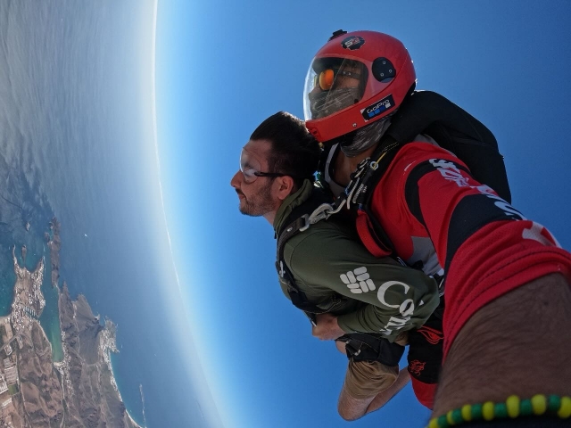 Adrenalina y aventura desde un avión