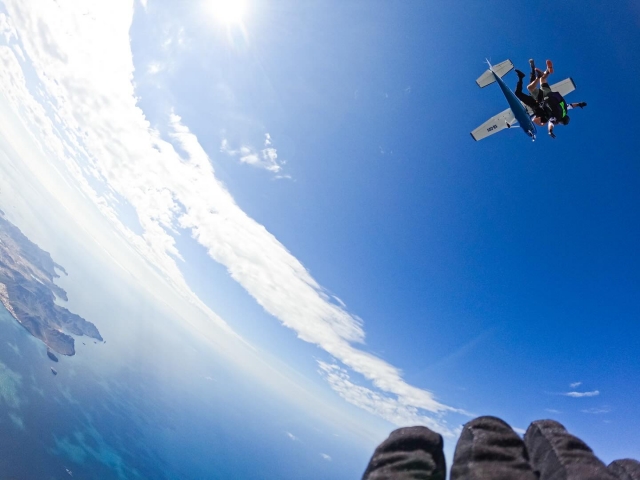 Aventándose de una avioneta 