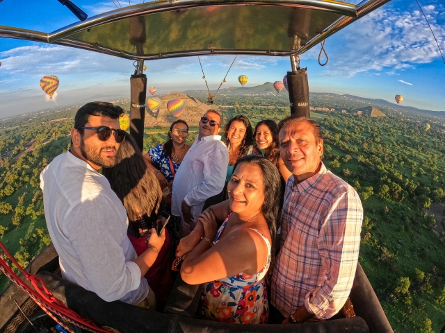 Vuelo globo compartido sobre Pirámides Teotihuacán