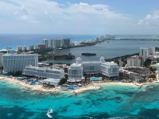 Visita guiada en avioneta sobre Cancún, 60 minutos