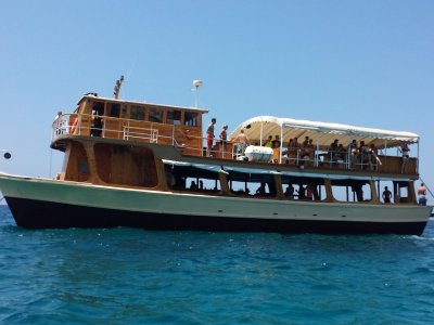 Party boat en exclusiva Palma empresas 3 copas 3h