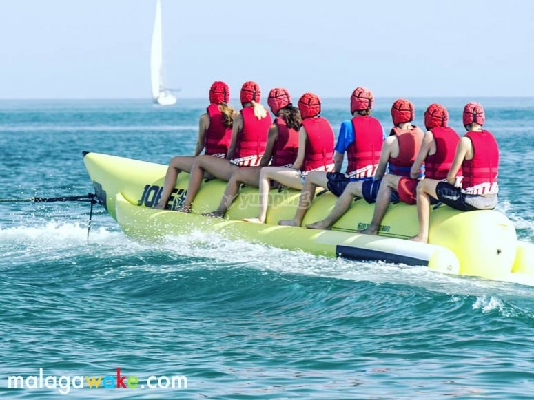 Banana Boat en la Costa del Sol 15 min desde 15€ - Yumping.com
