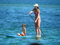  Paddle surfing with your children 