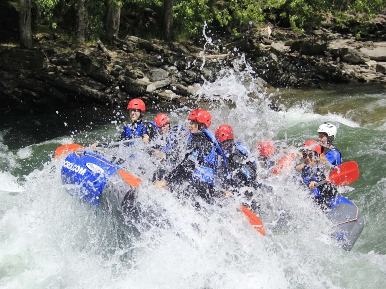 Chapuzones de rafting por Llavorsí