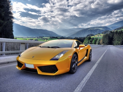 Fahren Sie Ferrari oder Lamborghini in Córdoba und Hotel