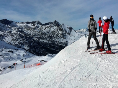 Cours de ski plus équipement 2 personnes Madrid