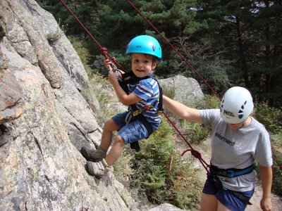 Family rope gymkhana in Cercedilla