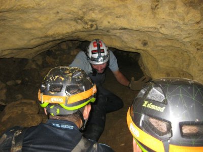 Team building caving and paintball Turégano