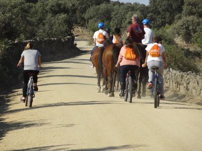 Despedidas, celebraciones en Tiétar con caballos
