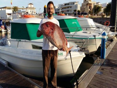 Angeltag mit Katamaran in Chipiona 8 Stunden