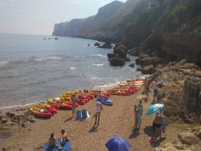 Excursión en canoa para niños en Cova Tallada