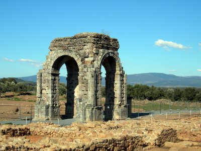 Archaeological excursion in 4x4 through Cáparra 8 hours