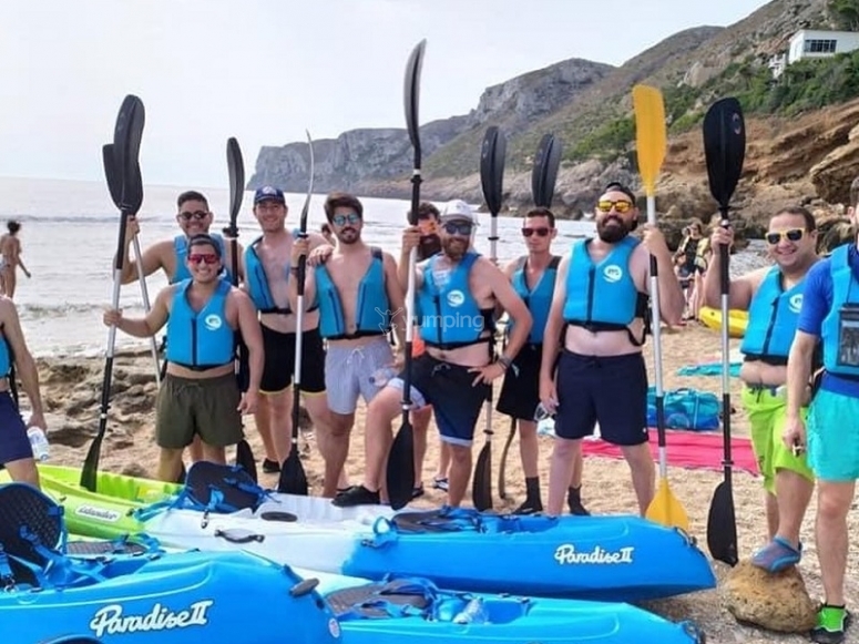 Todo preparado para la ruta en kayak en Denia