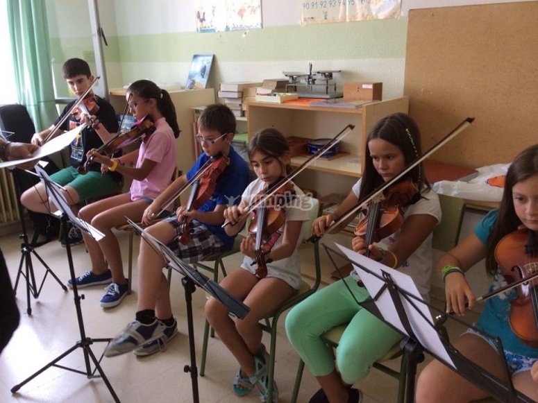Campamento formación musical en El Burgo de Osma desde 595€