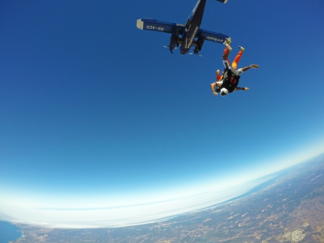 Avis de Adolfo concernant 4 600 m de parachute saut dans l'Algarve