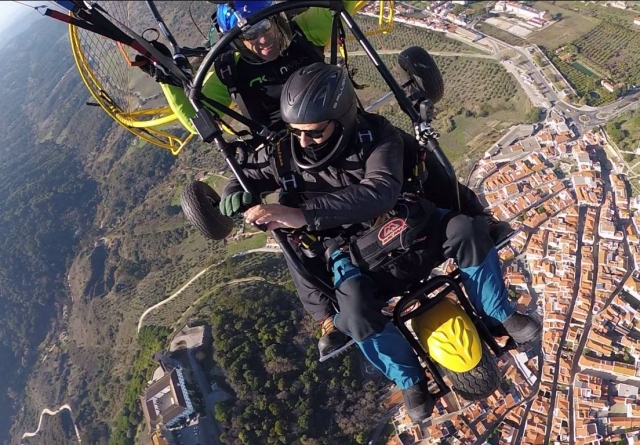  Scattare foto dal paramotore a Montijo