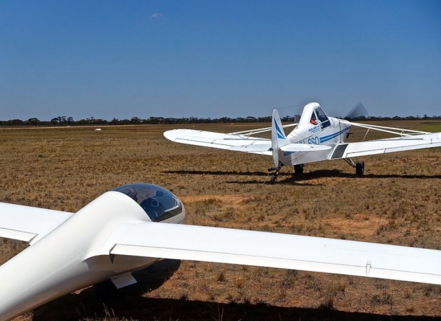  Aliante e aereo da traino