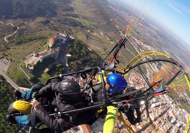  Flug über Stadtgebiet Portugal 