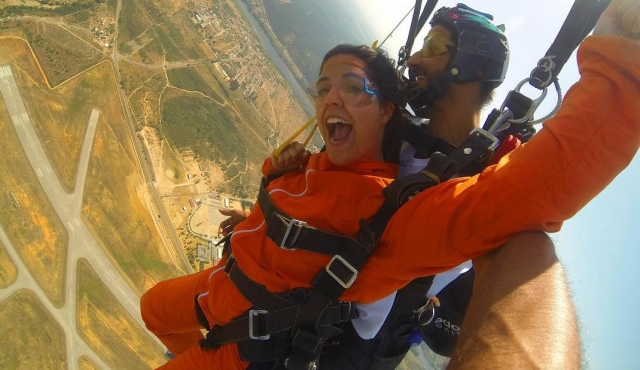  Adrenalina durante il lancio con il paracadute 