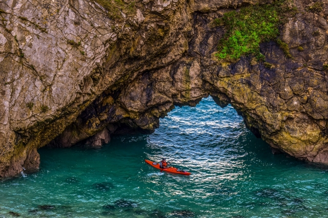  Caves of the Arrabida marine reserve kayak tour 