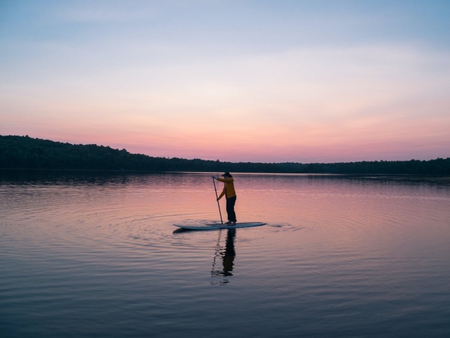  paddle surf al tramonto 