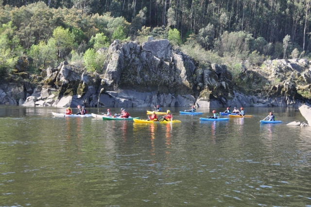 équipe de kayakistes 