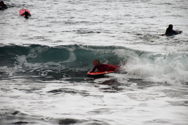  Surfing 