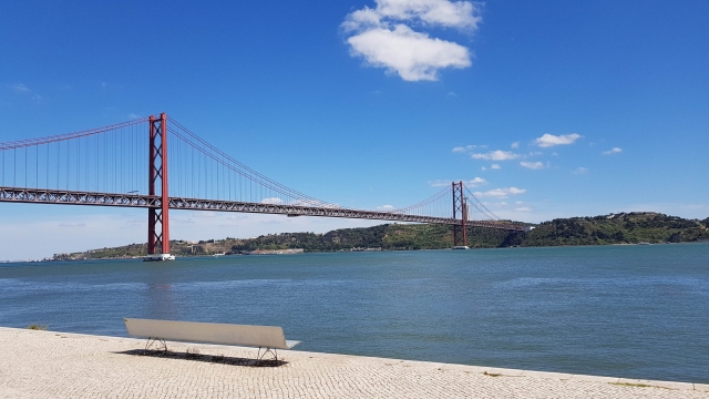  Ansichten der Brücke vom 25. April 