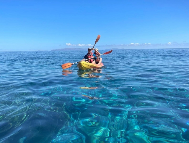  Couple kayak 