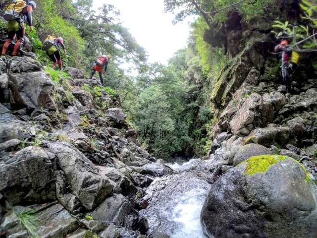  Group canyoning 