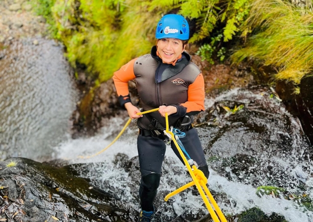  Descending with joy 
