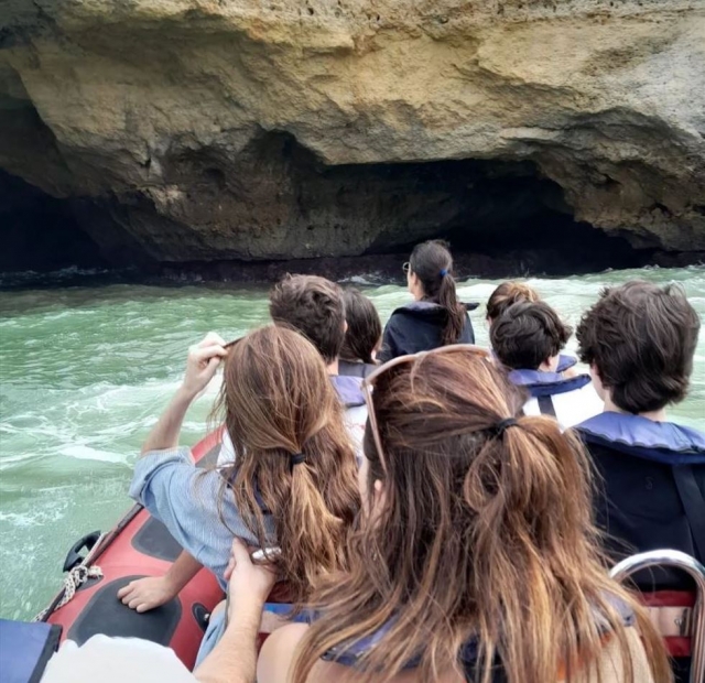 Nas proximidades da gruta de Benagil