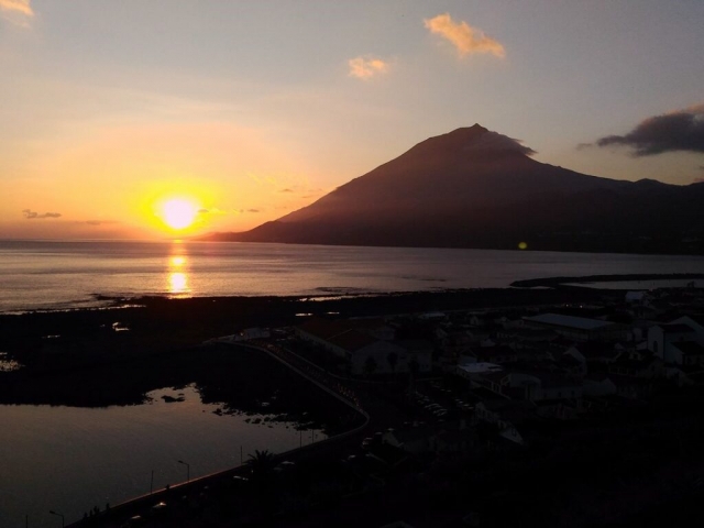  Pôr do sol nos Açores 