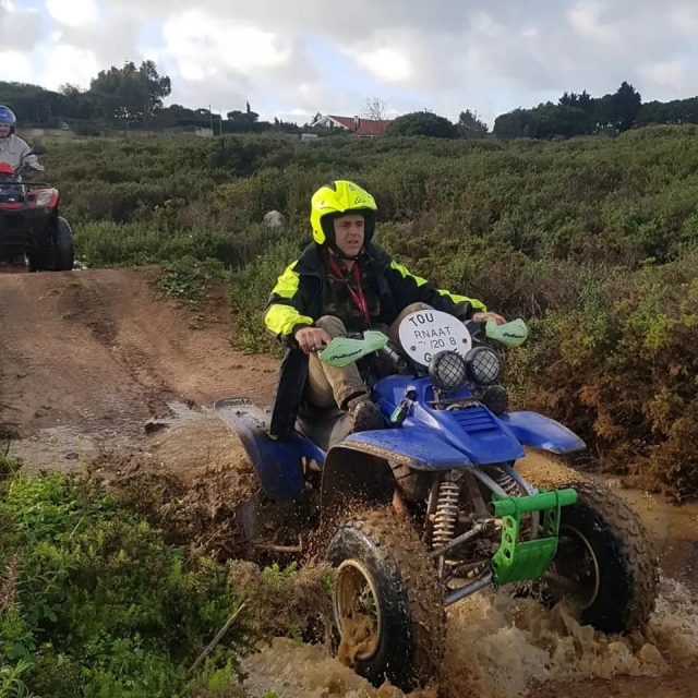  Surmonter les flaques d'eau en quad 